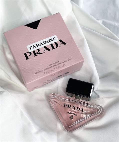 Prada ароматы .